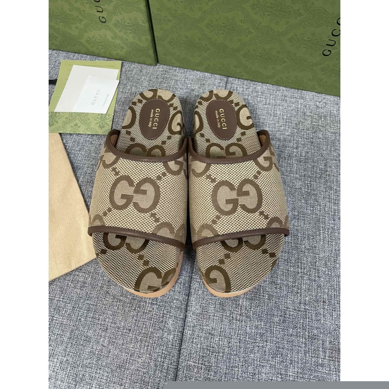 G*u*i slippers